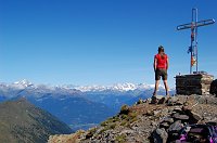 16 In vetta, panorama mozzafiato verso le Alpi...